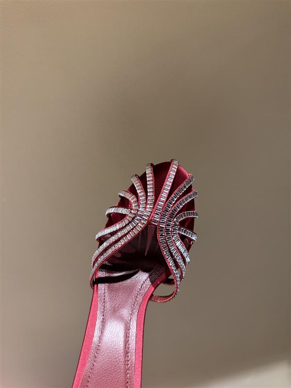 20251128101324748 300